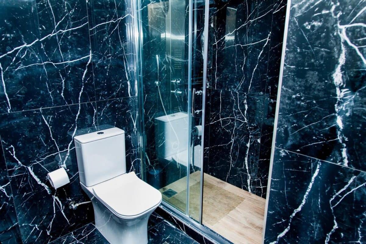 Contemporary And Chic Apartment In Central Aten Exteriör bild